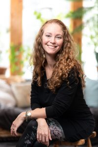 Valérie Leclerc, ostéopathe, portrait corporatif, portrait d'affaires, photographe professionnelle, photo commerciale, photo pour site web et réseaux sociaux, Isabelle Michaud photographe, Laurentides, Mont-Tremblant, Montréal, Rive-Nord, Québec