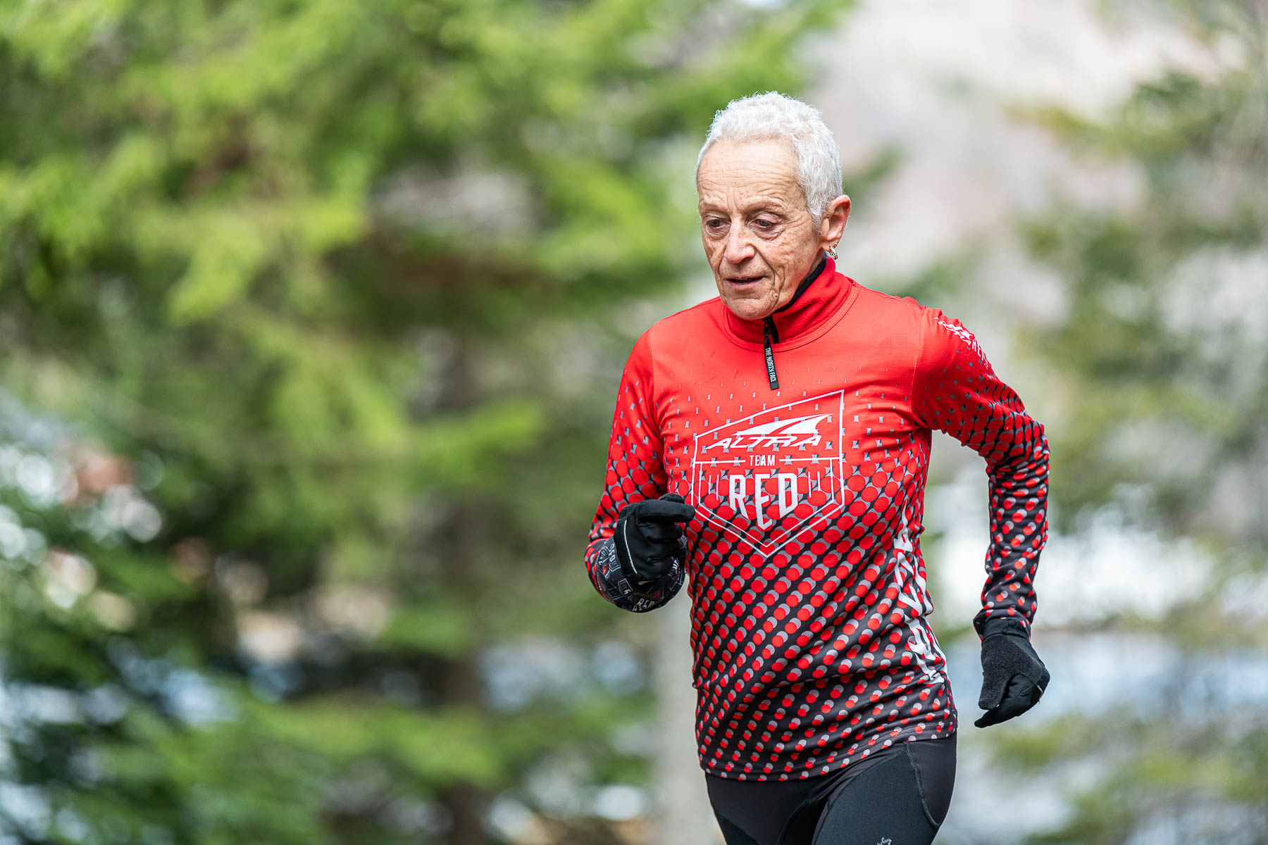 Jacqueline Gareau, coureuse de fond, marathonienne, championne marathon de Boston, course à pied, jeux olympiques, plus grande marathonienne de l'histoire du Canada, portrait, athlète québécoise, Isabelle Michaud photographe, Laurentides, Québec